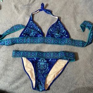 Victoria’s Secret medium bikini blue pattered paisley